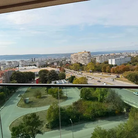 карина Апартаменти *